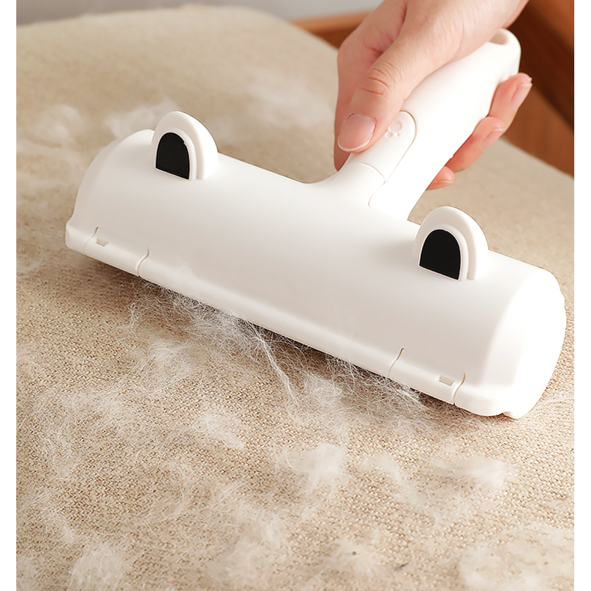 PawVoyage FurLift reusable self-cleaning pet hair remover roller — product view 5